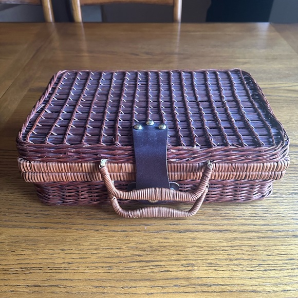 Source Unknown Other - Vintage Wicker Woven Picnic Basket with Leather Strap